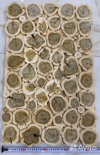 Панно из можжевельника