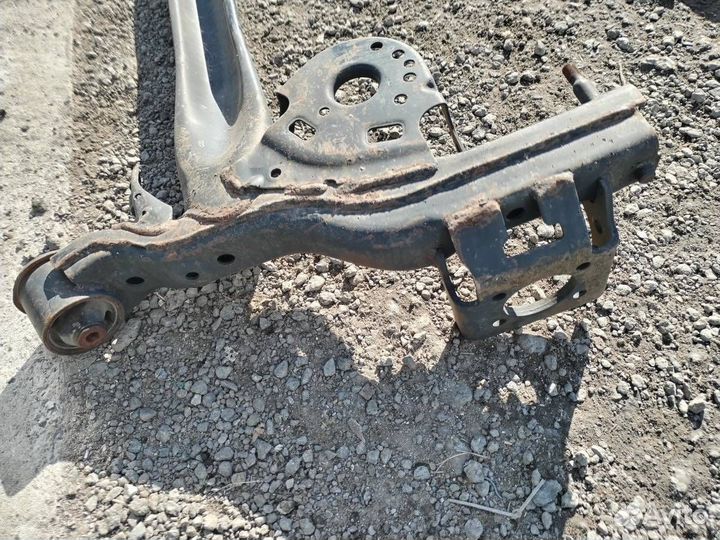 Б/У Балка задняя 4651071L00 suzuki