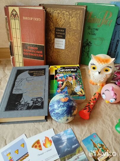 Винтажные книги пакетом, игрушки, товары для дома