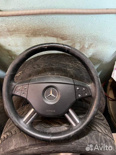 Руль кожаный 4 спицы Мерседес мл гл В 164 В 251