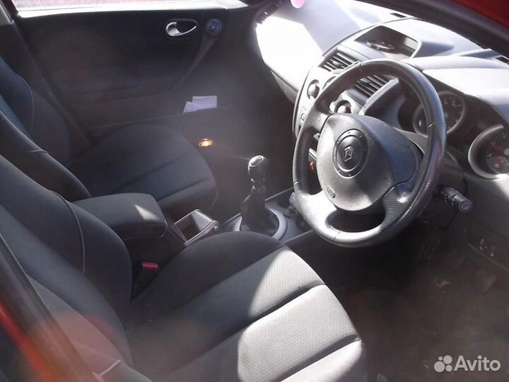 Разбор на запчасти Renault Megane 2