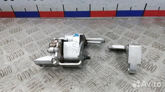 Петля передняя правая volkswagen phaeton 1 (1UK08FB01)