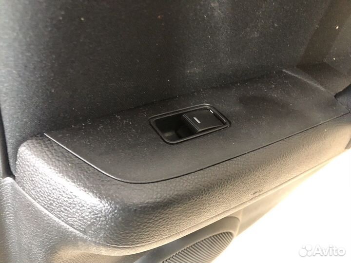 Обшивка двери задняя правая Mazda 6 GH 2007-2012