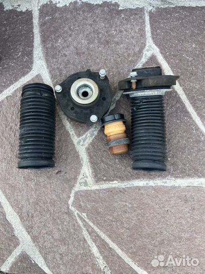 Опора переднего амортизатора VW Passat B6, B7