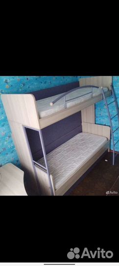 Двухъярусная кровать со столом бу