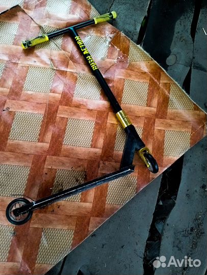 Трюковой самокат