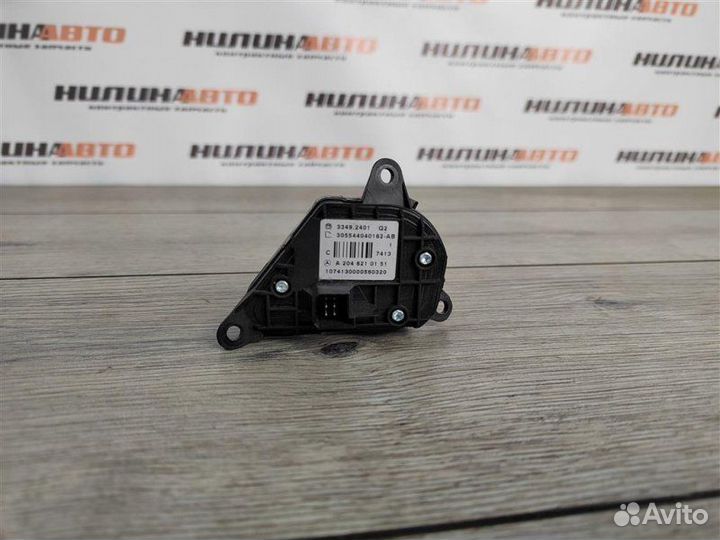 Кнопка на руль левая Mercedes W204 седан 2.2 CDI