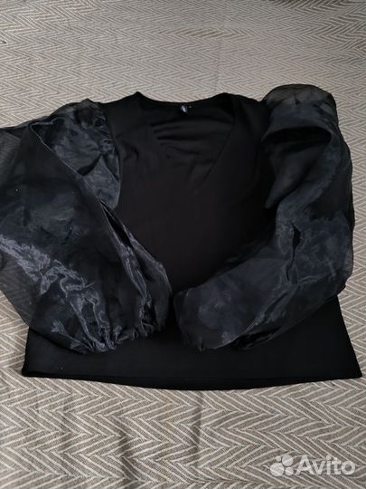 Нарядная кофта с воздушными рукавами 46-48