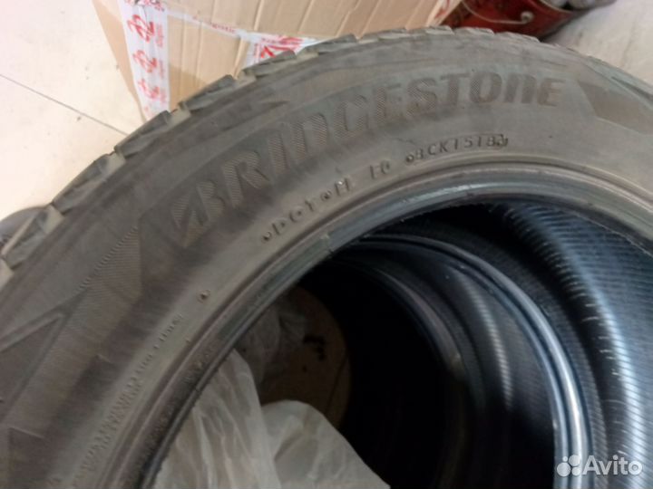 Bridgestone Blizzak DM-V2 235/55 R19 105T