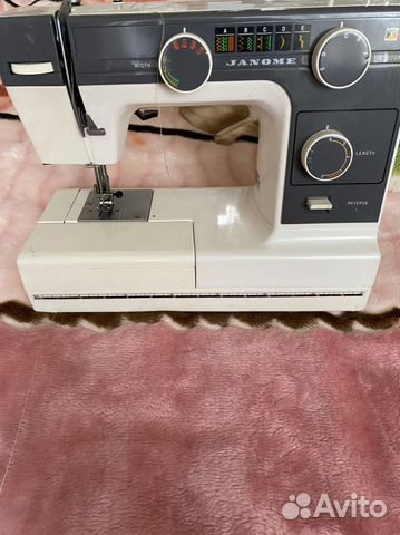 Швейная машина Janome