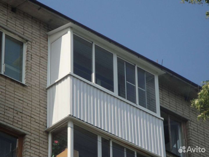 Пластиковый балкон с козырьком, лоджия пластик