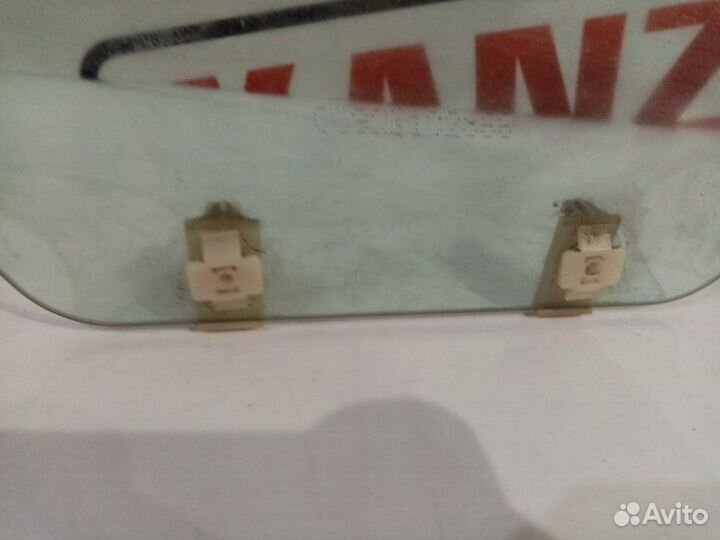 Стекло двери Kia Rio 3