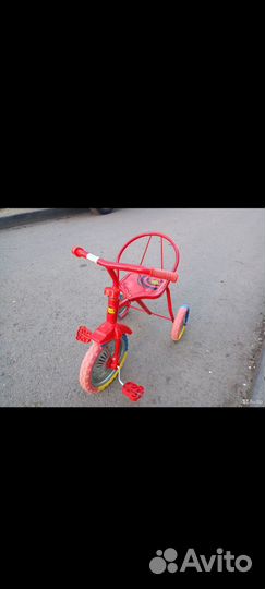 Детский трехколесный велосипед