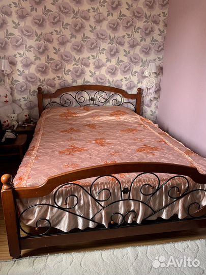 Спальный гарнитур