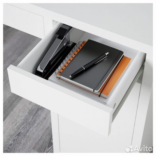 Письменный стол