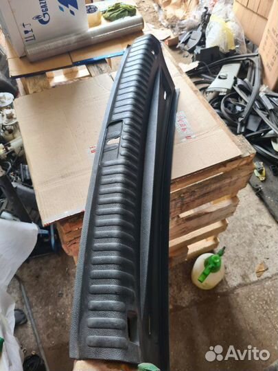 Обшивка багажника Volkswagen Tiguan 2010