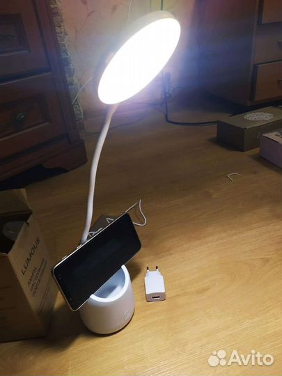 Светодиодная настольная лампа портативная
