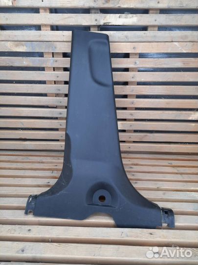 Обшивка центральной стойки левая нижняя SsangYong
