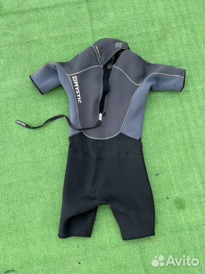 Гидрокостюм