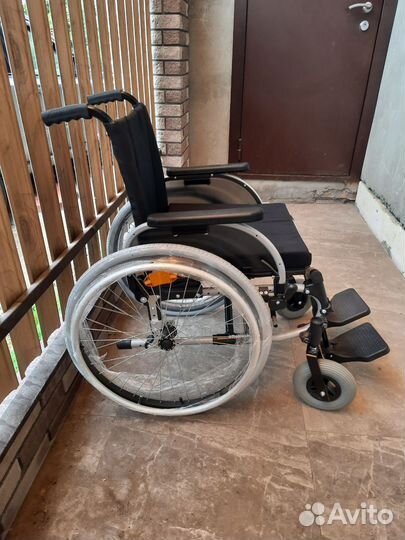 Инвалидная коляска новая