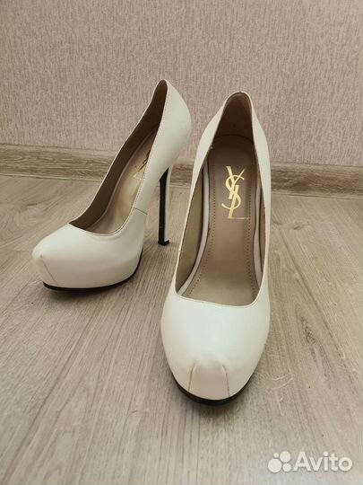 Босоножки Yves Saint Laurent 39 eur