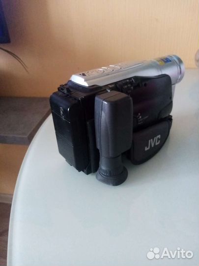 Видеокамера JVC