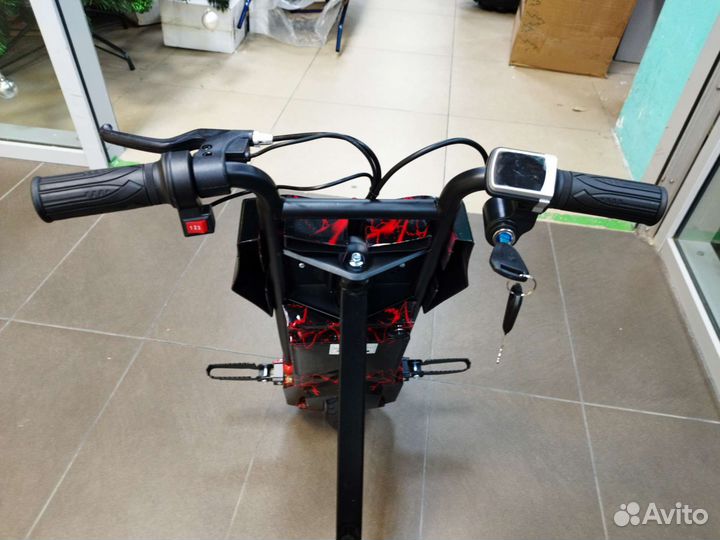 Электроскутер Drift Car Красная Молния