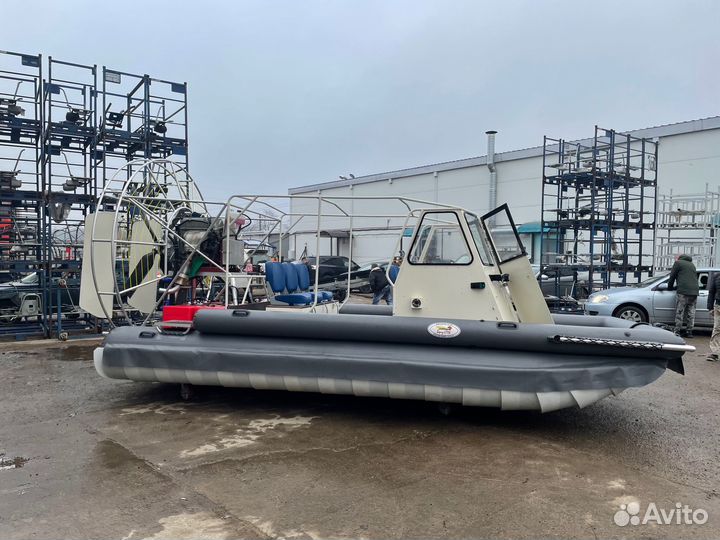 Аэролодка «Бриз 555» 8 человек 200 л.с