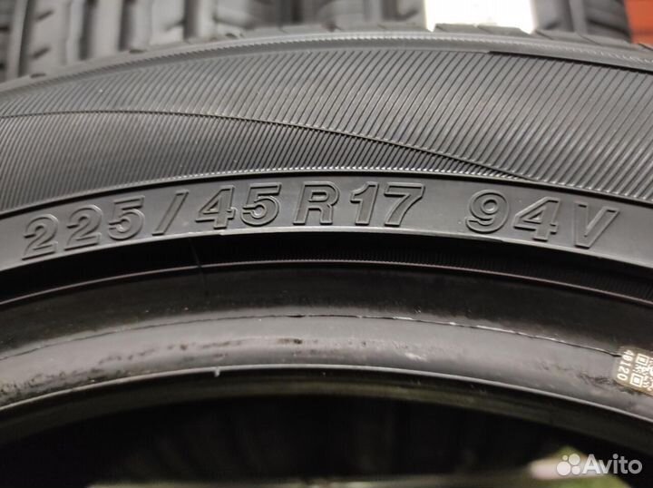 Yokohama Bluearth ES32 225/45 R17 94V