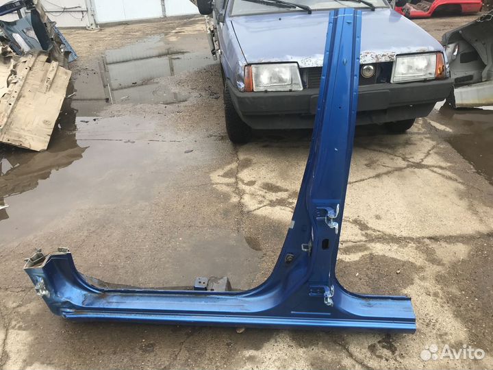 Порог со стойкой левый Nissan Note (E11) 2006-2013