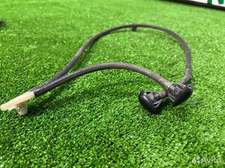 Форсунка стеклоомывателя Nissan Almera N16 1.5