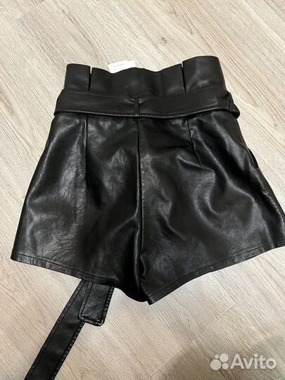 Кожаные шорты
