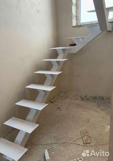 Г-образная лестница