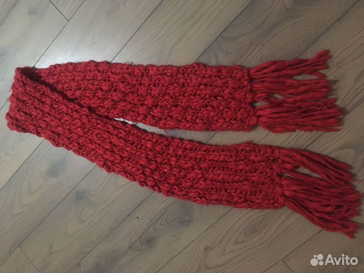 Шарф красный