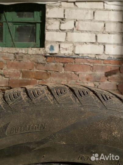 Maxxis Victra SUV M+S 225/65 R17