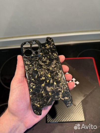 Чехол из кованного карбона для iPhone 16 Pro Max