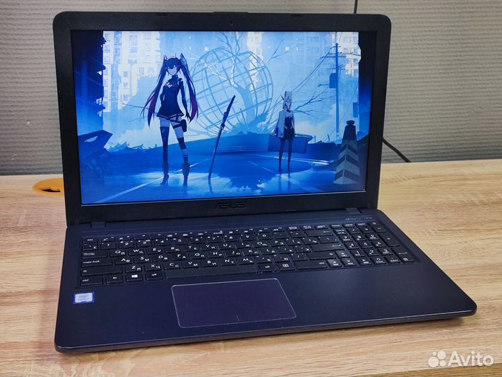 Ноутбук Asus Core i3-7 8гб озу ссд диск Full HD