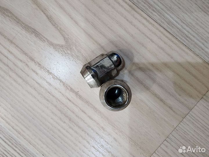 Колёсные гайки camry