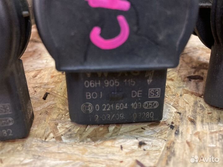 Катушка зажигания Volkswagen Passat B6 2.0T CAW