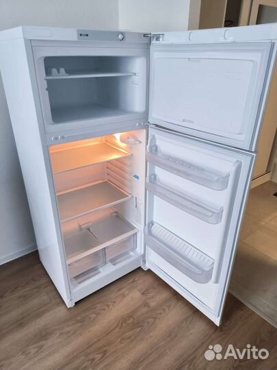 Холодильник новый Indesit TIA 14