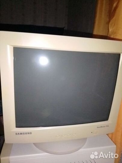 Монитор Samsung