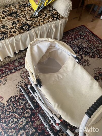 Коляска для кукол