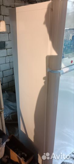 Холодильник бу indesit