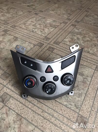 Chevrolet aveo t 300 блок печки