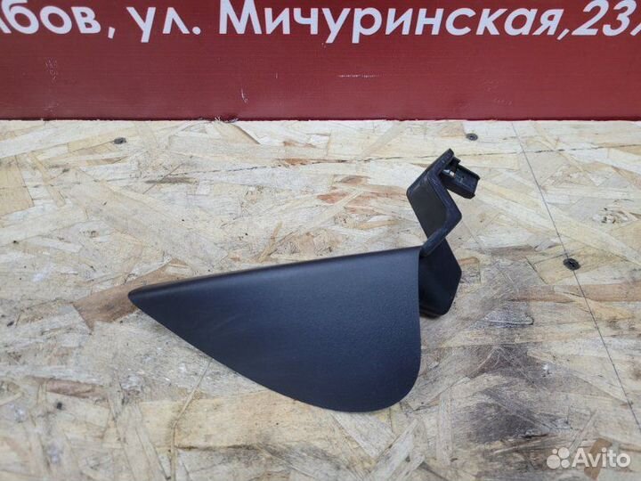 Накладка торпедо левая Nissan Terrano