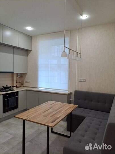 Рулонные шторы для офисных и коммерческих помещени