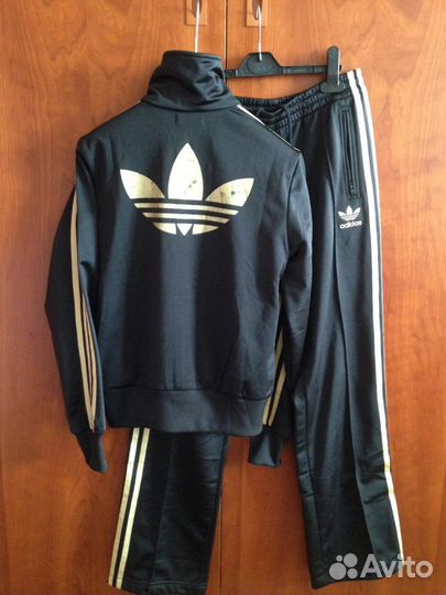 Спортивный костюм adidas