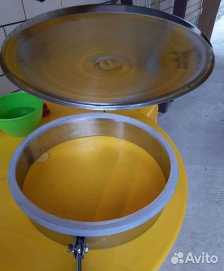 Люк приварной нержавеющий д.35 см