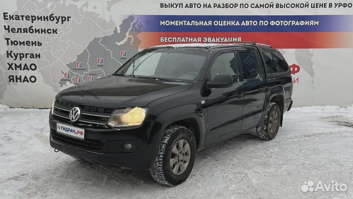 Ручка двери наружная задняя правая Volkswagen Amarok (2H)