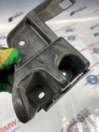 Крепление бампера заднее правое Bmw Х3 E83 М54В25